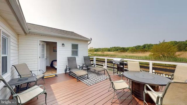 5233 BREEZY POINT RD, Chesapeake Beach, MD 20732