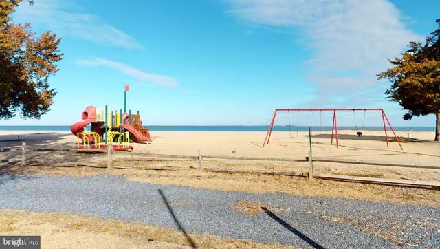 5233 BREEZY POINT RD, Chesapeake Beach, MD 20732