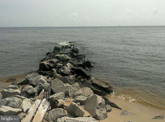 5233 BREEZY POINT RD, Chesapeake Beach, MD 20732