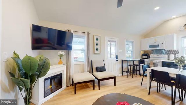 5233 BREEZY POINT RD, Chesapeake Beach, MD 20732
