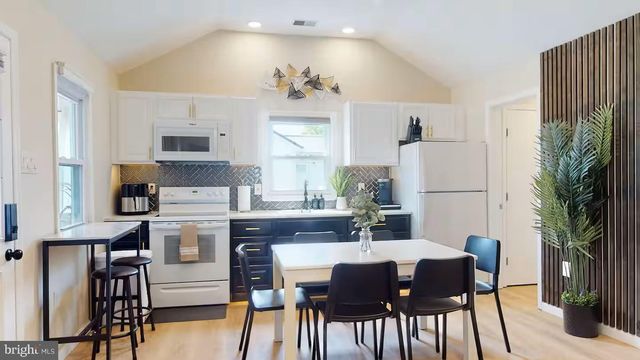 5233 BREEZY POINT RD, Chesapeake Beach, MD 20732