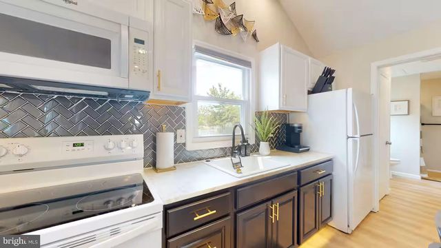 5233 BREEZY POINT RD, Chesapeake Beach, MD 20732