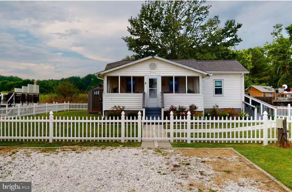 5233 BREEZY POINT RD, Chesapeake Beach, MD 20732