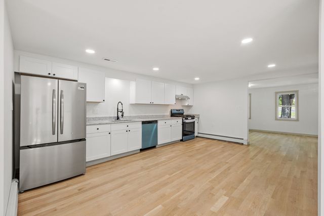 25 Main St, Ashburnham, MA 01430