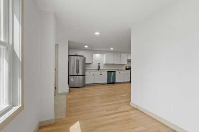 25 Main St, Ashburnham, MA 01430