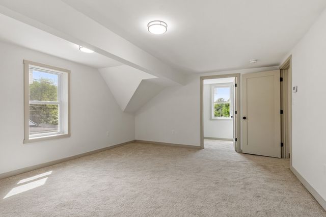 25 Main St, Ashburnham, MA 01430