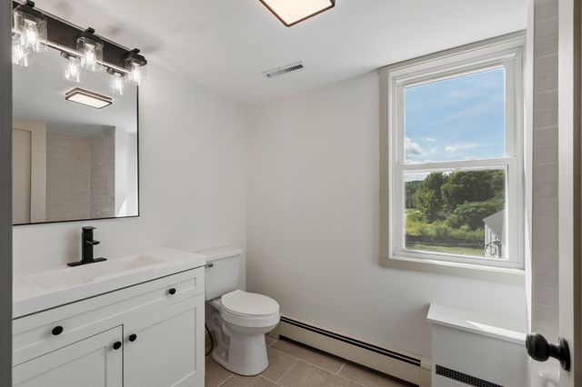25 Main St, Ashburnham, MA 01430