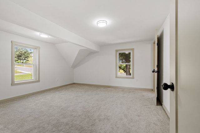 25 Main St, Ashburnham, MA 01430