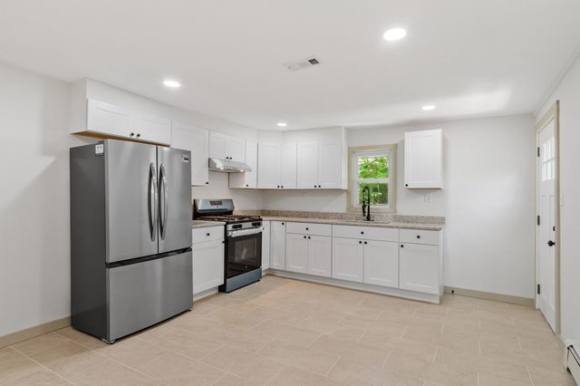 25 Main St, Ashburnham, MA 01430