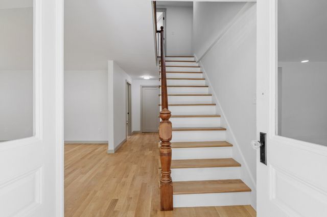 25 Main St, Ashburnham, MA 01430
