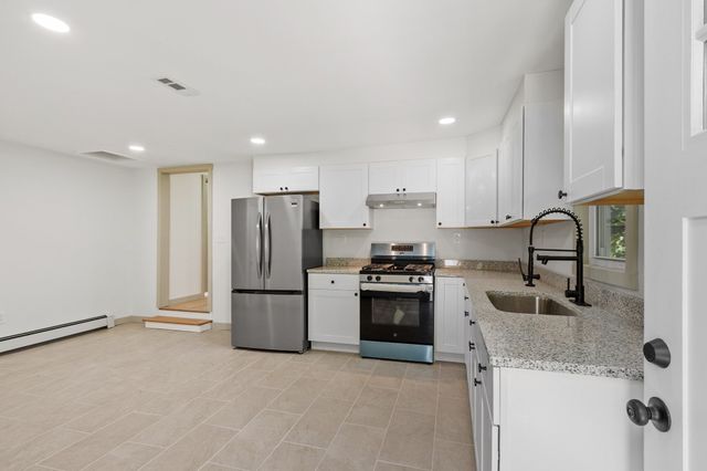 25 Main St, Ashburnham, MA 01430