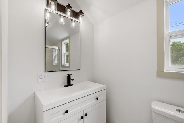 25 Main St, Ashburnham, MA 01430