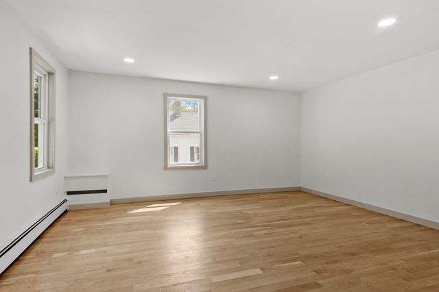 25 Main St, Ashburnham, MA 01430