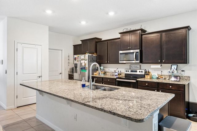 5470 SUNSHINE DRIVE, Wildwood, FL 34785