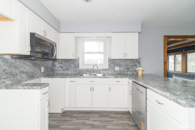 3215 E Brown Road, New Castle, IN 47362