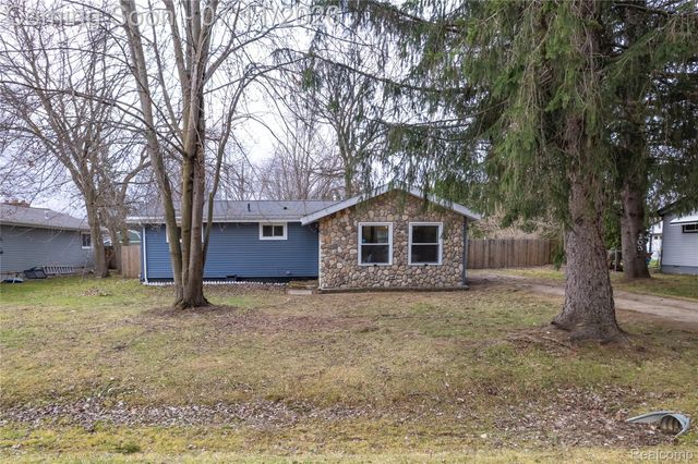 203 Chaney Street, Van Buren Charter Township, MI 48111
