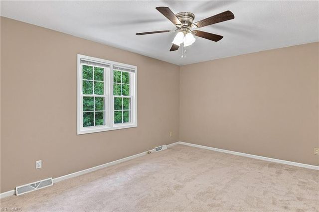 207 Tamworth Drive, Clemmons, NC 27012