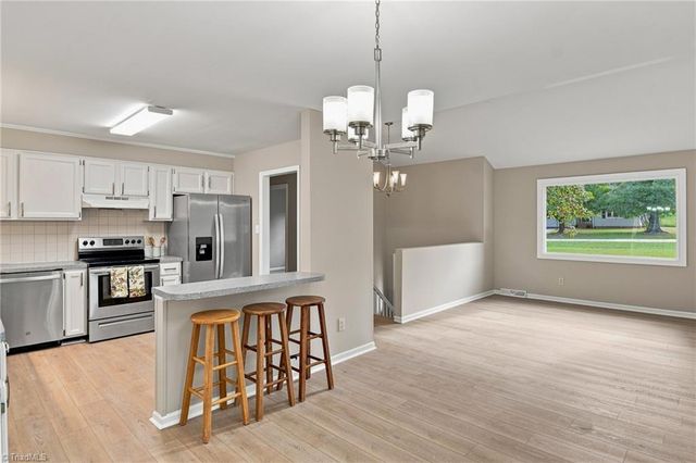 207 Tamworth Drive, Clemmons, NC 27012