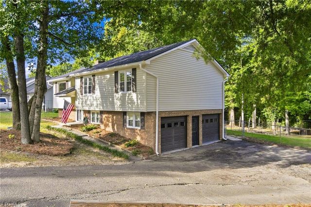 207 Tamworth Drive, Clemmons, NC 27012