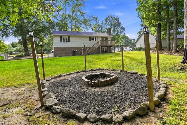207 Tamworth Drive, Clemmons, NC 27012