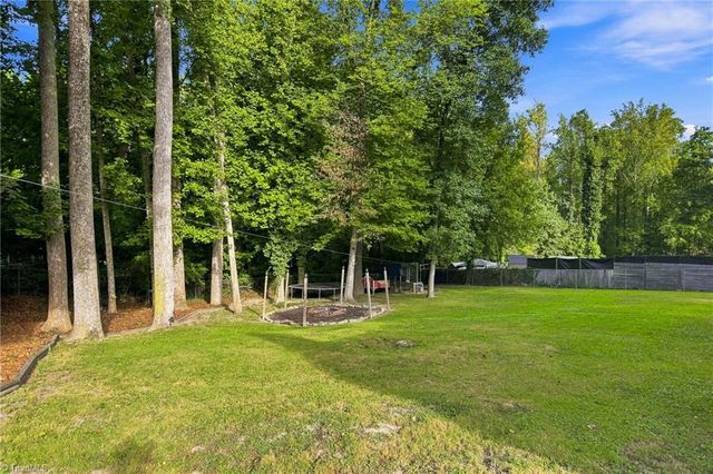 207 Tamworth Drive, Clemmons, NC 27012