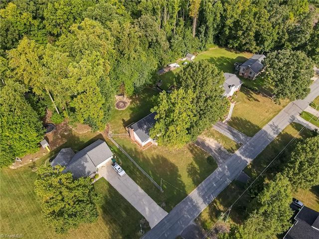 207 Tamworth Drive, Clemmons, NC 27012