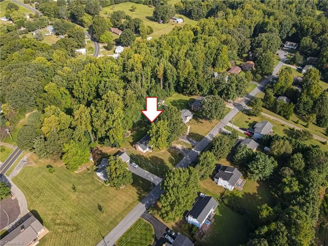 207 Tamworth Drive, Clemmons, NC 27012