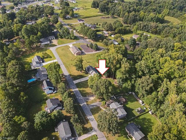 207 Tamworth Drive, Clemmons, NC 27012