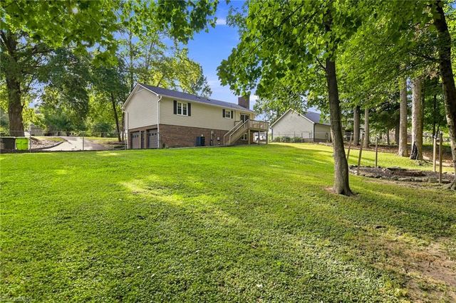 207 Tamworth Drive, Clemmons, NC 27012