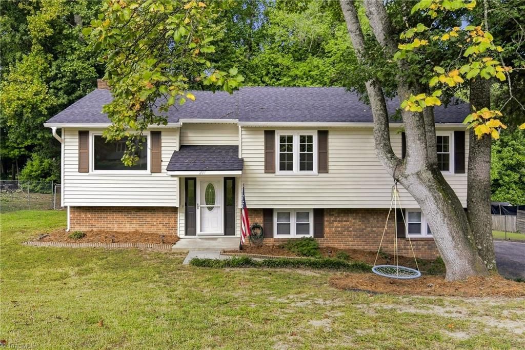 207 Tamworth Drive, Clemmons, NC 27012