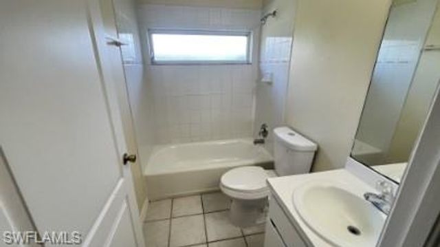 2227 NE 6th ST, Cape Coral, FL 33909