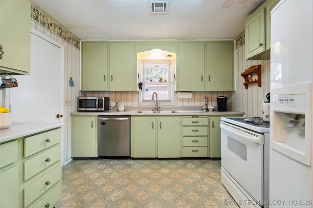 300 SE Waverly Avenue, Bartlesville, OK 74006