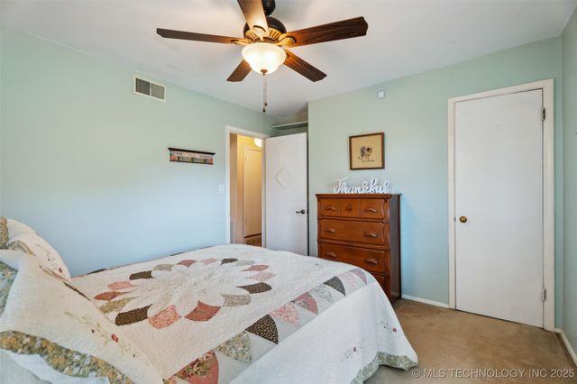 300 SE Waverly Avenue, Bartlesville, OK 74006