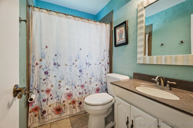 300 SE Waverly Avenue, Bartlesville, OK 74006