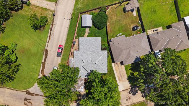 300 SE Waverly Avenue, Bartlesville, OK 74006