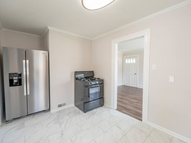 9729 Merton Avenue, Oak Lawn, IL 60453