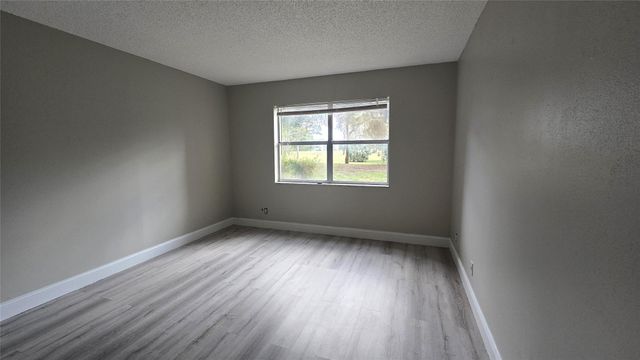 6200 S Falls Circle Dr 105, Lauderhill, FL 33319