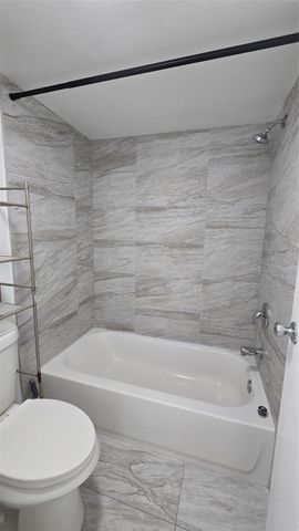 6200 S Falls Circle Dr 105, Lauderhill, FL 33319