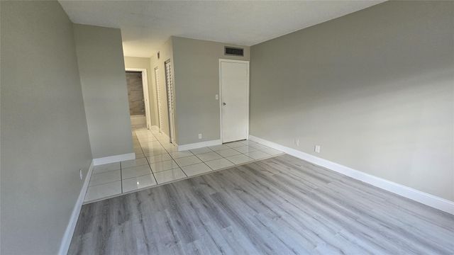 6200 S Falls Circle Dr 105, Lauderhill, FL 33319