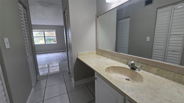 6200 S Falls Circle Dr 105, Lauderhill, FL 33319