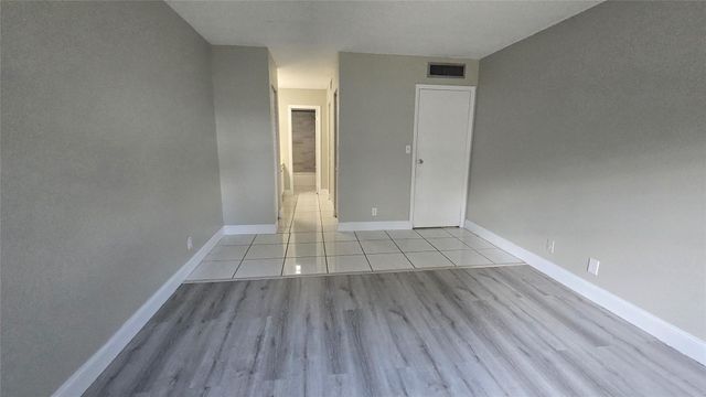 6200 S Falls Circle Dr 105, Lauderhill, FL 33319