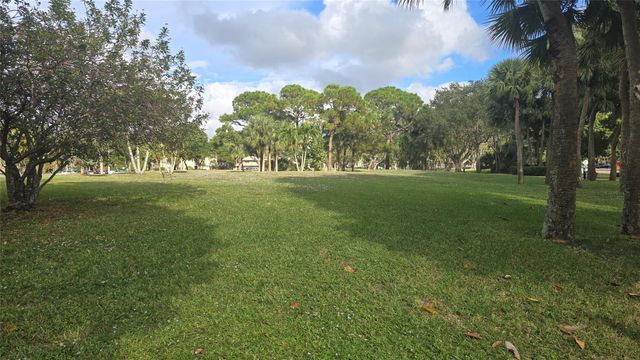 6200 S Falls Circle Dr 105, Lauderhill, FL 33319