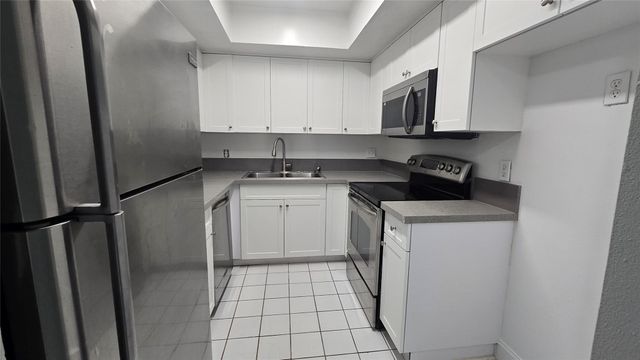 6200 S Falls Circle Dr 105, Lauderhill, FL 33319