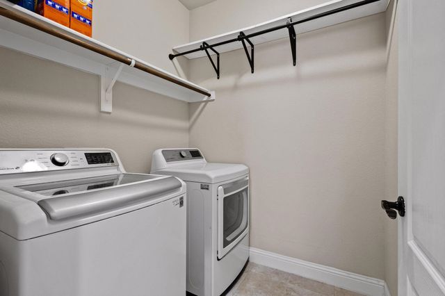 320 Sherbrook Street, Van Alstyne, TX 75495