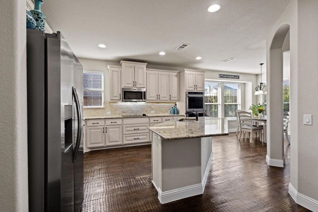 320 Sherbrook Street, Van Alstyne, TX 75495