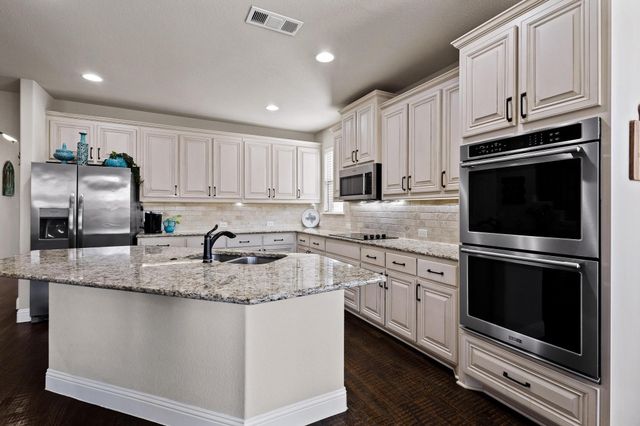 320 Sherbrook Street, Van Alstyne, TX 75495