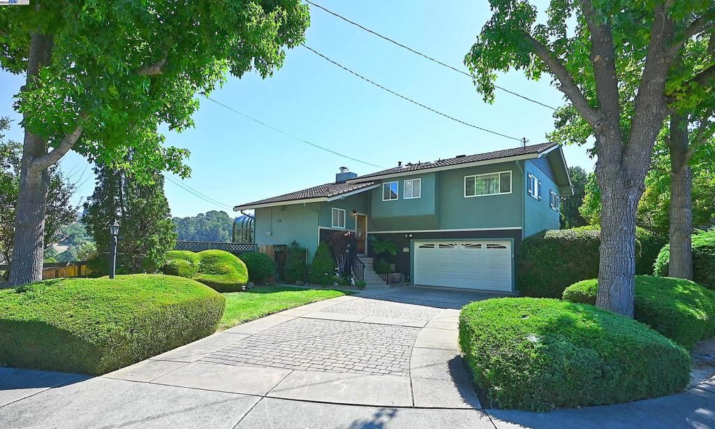 5295 Winifred Dr, Castro Valley, CA 94546