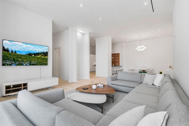 4701 N Meridian Ave 210, Miami Beach, FL 33140