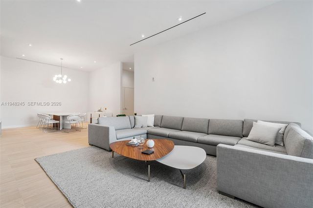 4701 N Meridian Ave 210, Miami Beach, FL 33140