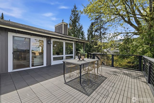 1040 NW Honeywood Place, Issaquah, WA 98027